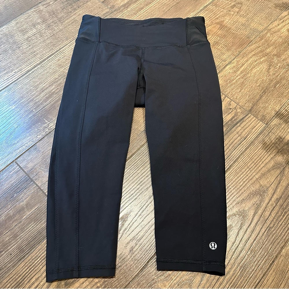 Lululemon Black Knee Length Leggings Size 4